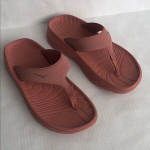 HOKA One One Ora Recovery Flipflops Women’s 10, Men’s 8